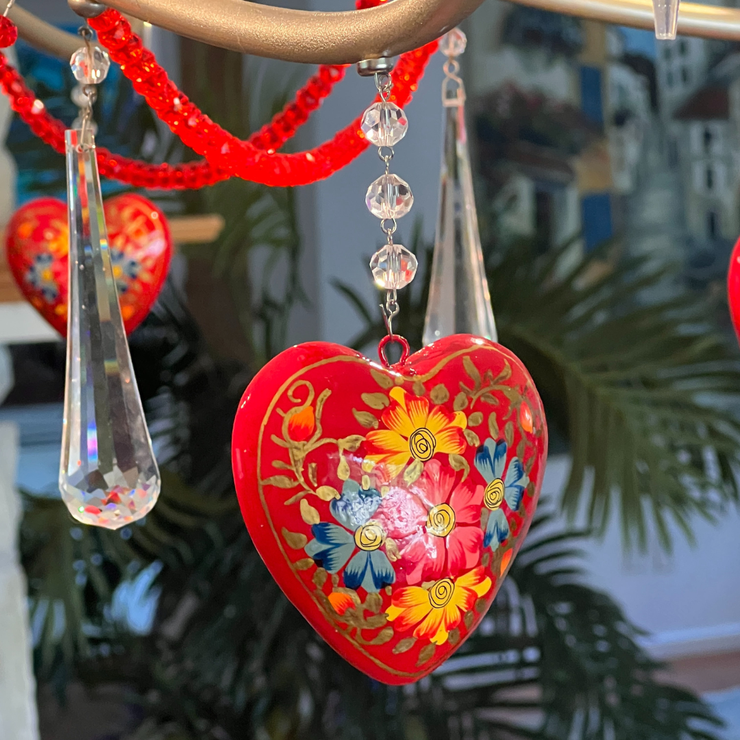RED FLORAL HEART MAGNETIC ORNAMENT (Box of 3) - Magnetic Chandelier Ac –  MagTrim Designs LLC